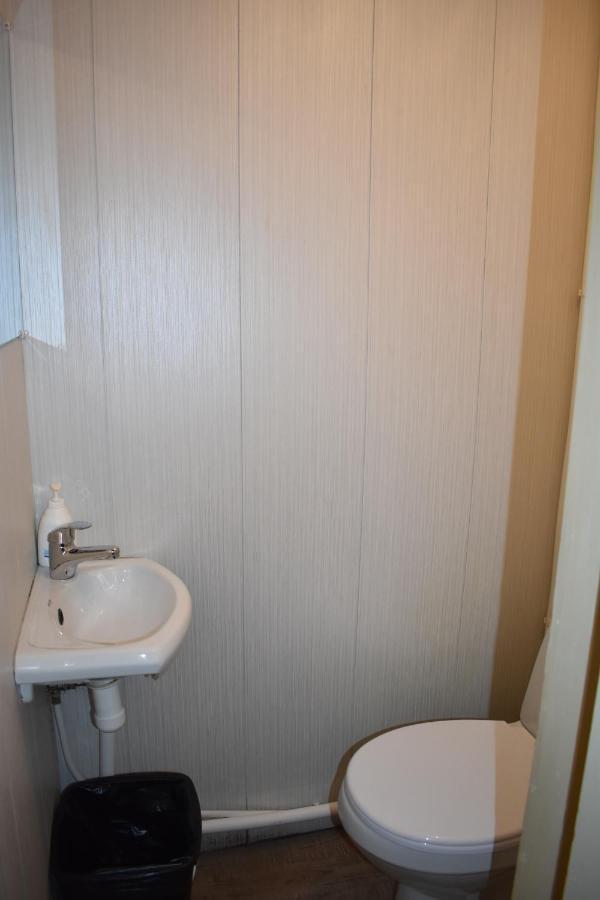 Budget Hostel パルヌ エクステリア 写真