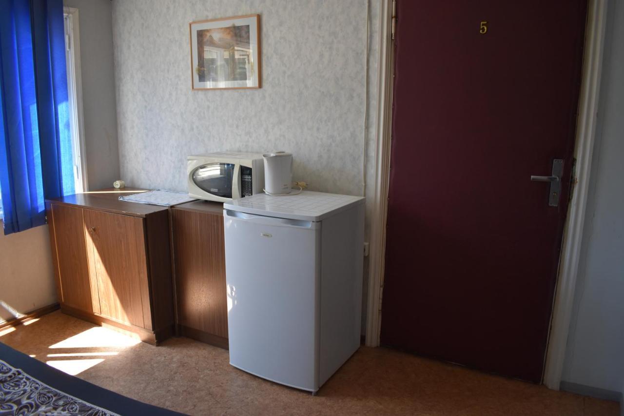 Budget Hostel パルヌ エクステリア 写真